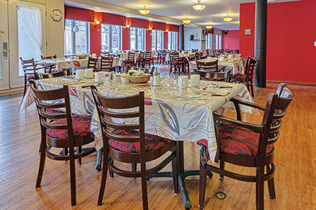 aux-jardin-de-la-riviere-salle-a-manger