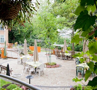 Chateau Pierrefonds jardin exterieur 2