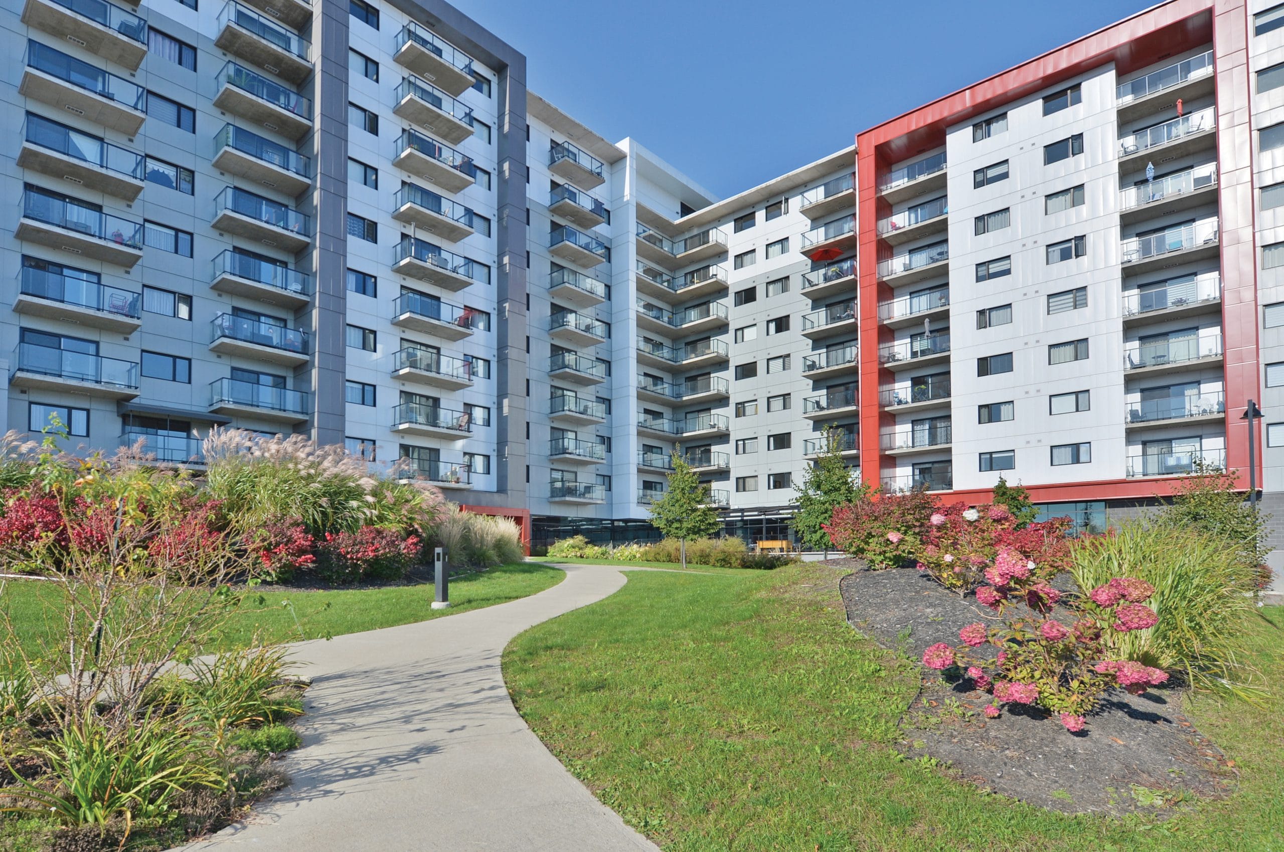 le jules verne exterior 01 REV straitened scaled